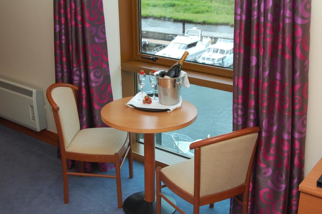 Отель Leitrim Marina Hotel Каррик-он-Шаннон